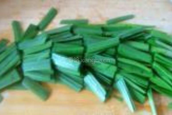 绿豆芽韭菜炒木耳的做法图解6