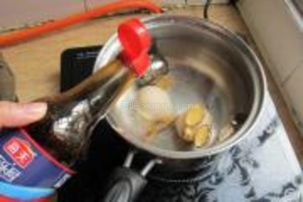卤鸭肝湿炒粉的做法图解2