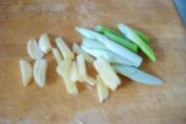 素炒西芹三丝的做法图解9