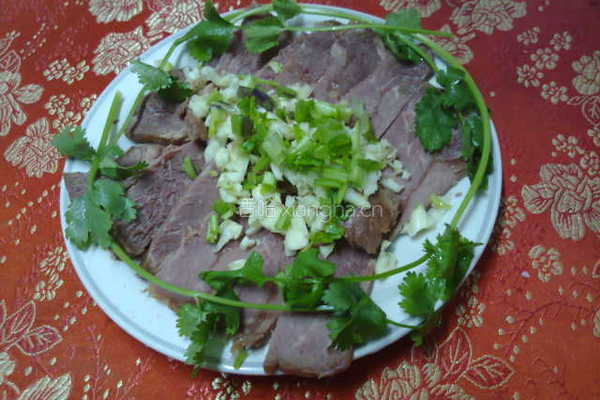 凉拌卤牛肉