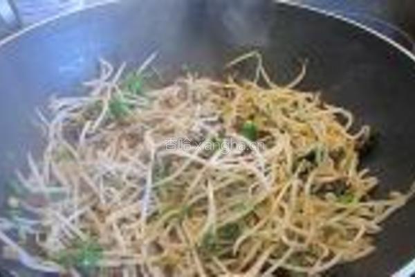 素炒绿豆芽的做法图解6