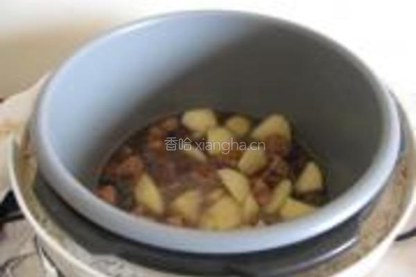 土豆烧猪肩肉的做法图解11