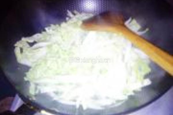 洋葱番茄炖白菜的做法图解4