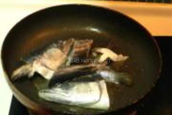 鲅鱼头炖豆腐的做法图解3