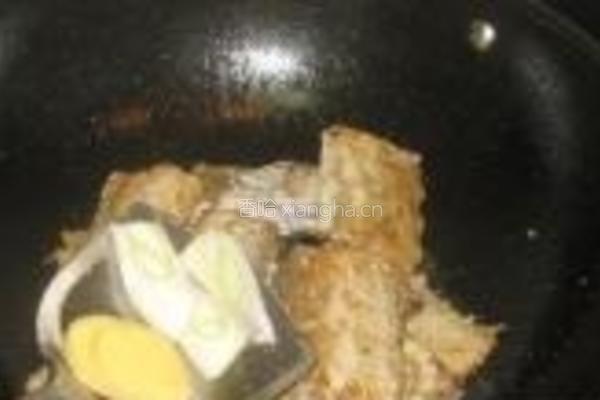 豆瓣酱烧带鱼的做法图解4