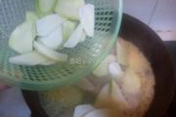 黑鱼萝卜汤的做法图解7