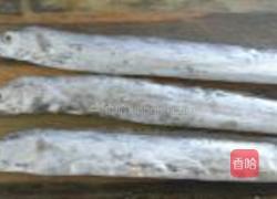 酥鱼锅的做法图解1