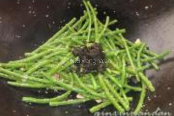 榄菜芝麻炒豆角的做法图解5