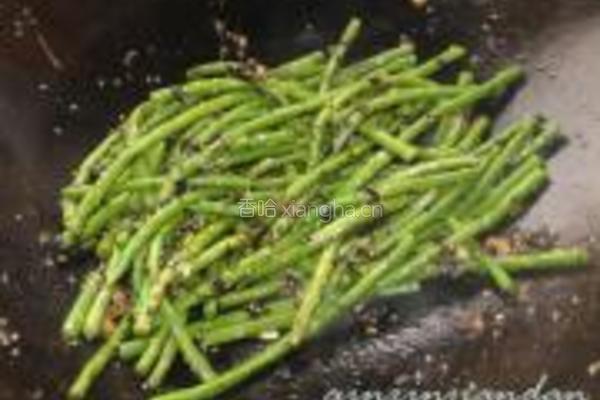 榄菜芝麻炒豆角的做法图解6
