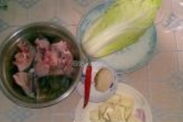 鱼头白菜汤的做法图解1