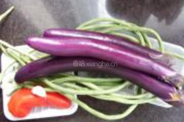 长豆烧茄子的做法图解1