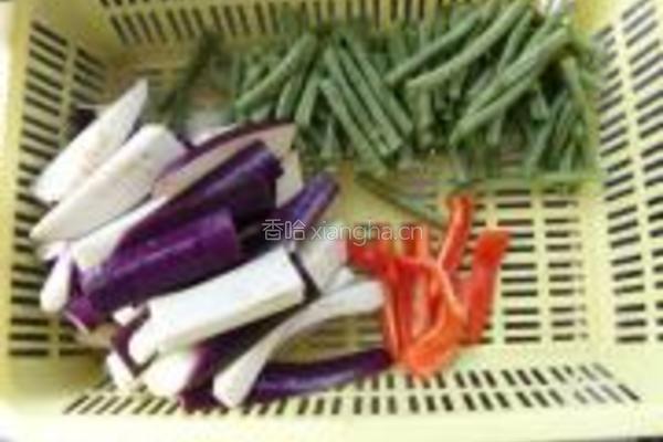 长豆烧茄子的做法图解2