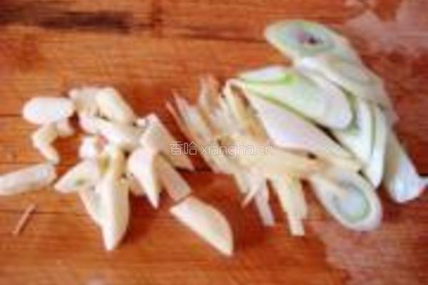番茄香菇牛肉面的做法图解3