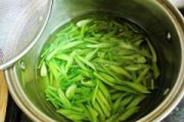 芹菜炒腰花的做法图解10