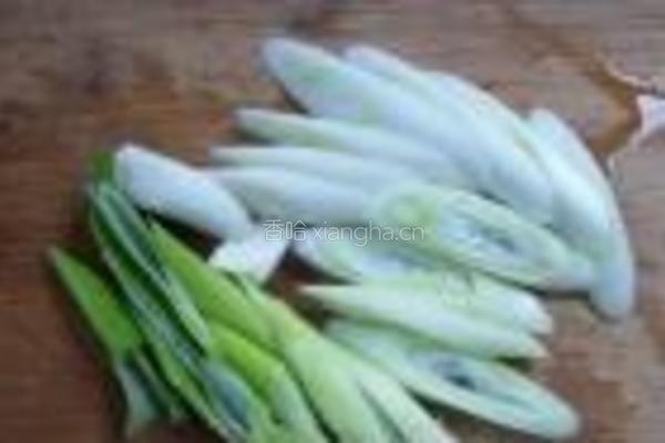 大葱伴酱爆牛柳的做法图解2