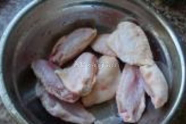 脆皮炸鸡翅的做法图解1