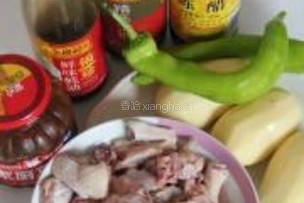 土豆烧鸡的做法图解1