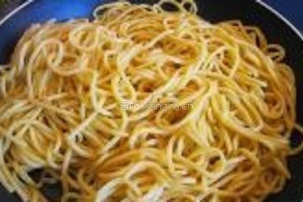 荷兰豆鸡腿炒面的做法图解10