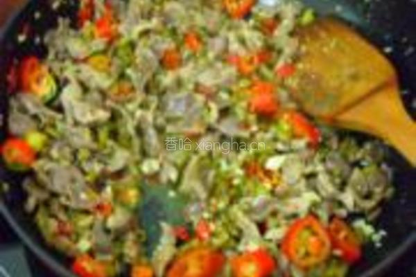 酸豆角炒鸡杂的做法图解5