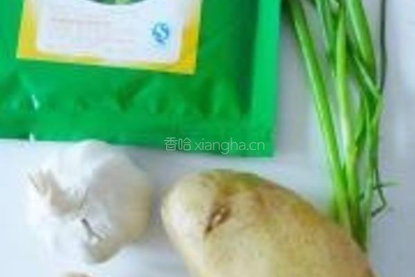 干煸土豆条的做法图解1