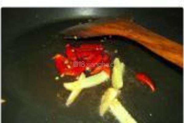 包菜小炒腊肉片的做法图解5