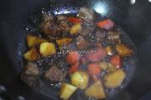 土豆烧牛肉的做法图解6
