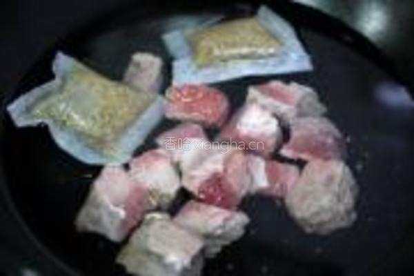 土豆烧牛肉的做法图解2