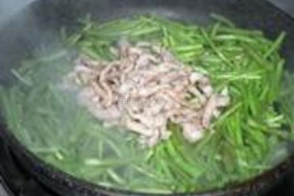 芦蒿炒肉丝的做法图解7
