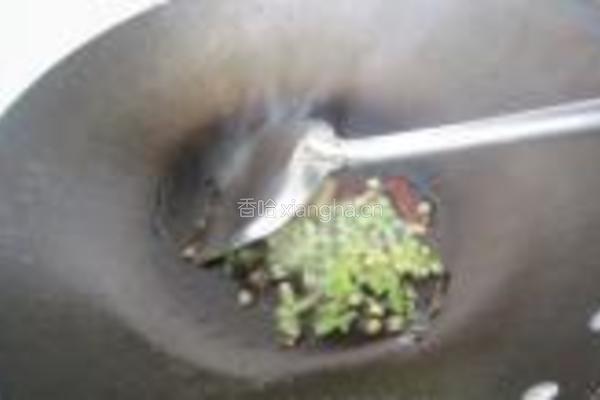芹菜炒土豆丝的做法图解4