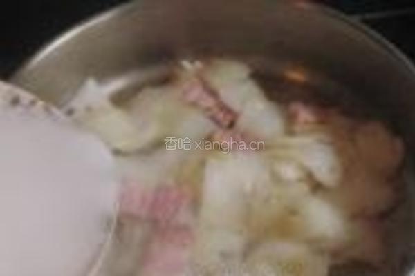咸肉片炒白菜帮子的做法图解7