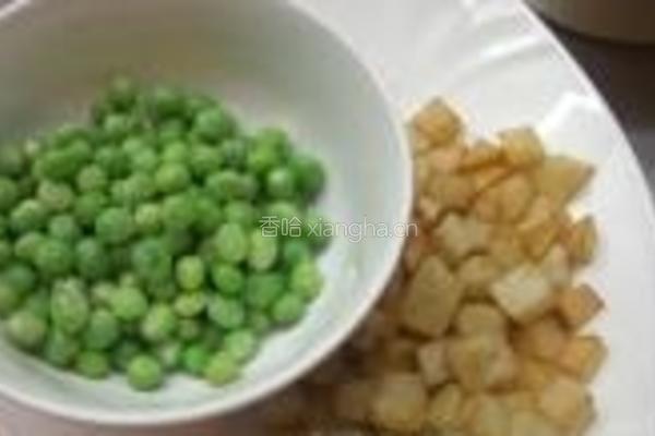 炒多彩丁的做法图解4