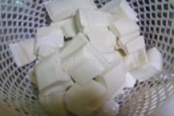 啤酒鱼炖豆腐的做法图解2