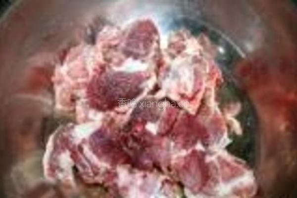 土豆烧排骨的做法图解2