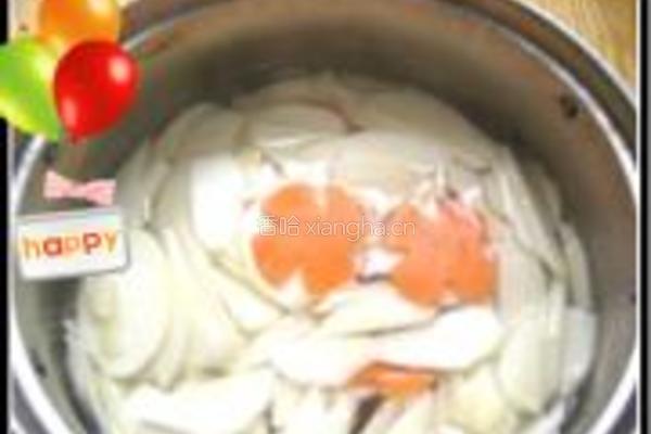 茭白炒蚕豆的做法图解2