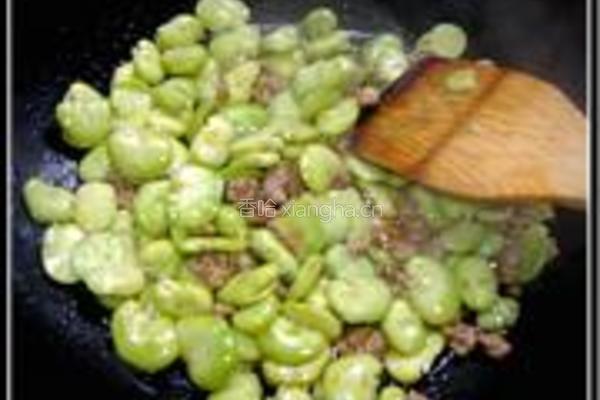 茭白炒蚕豆的做法图解5
