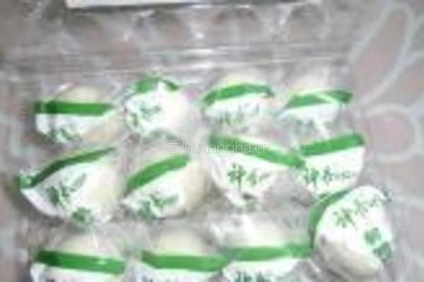 凉拌鹌鹑皮蛋的做法图解1