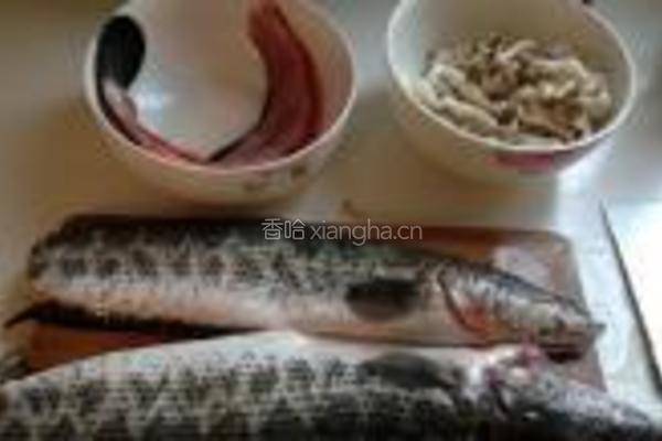 菌菇黑鱼片的做法图解1