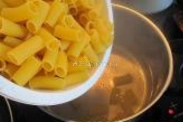 咖喱牛肉煮意粉的做法图解3
