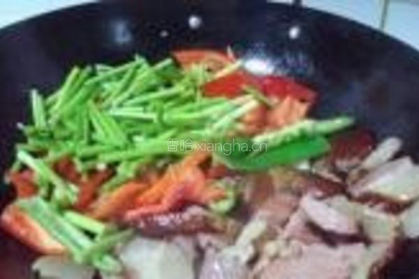 蒜薹炒腊肉的做法图解5