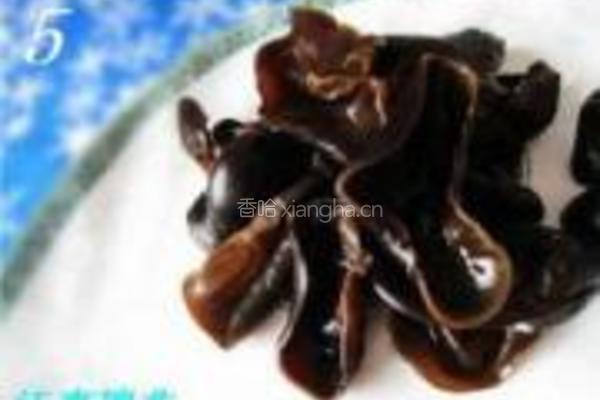 西芹炒虾仁的做法图解5