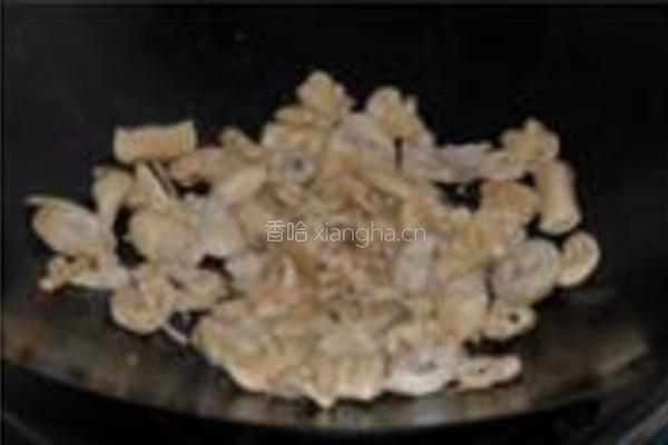 酸菜胡椒炒肥肠的做法图解8