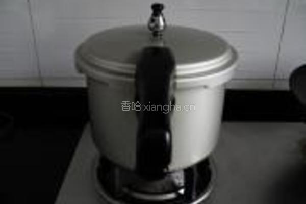 花生眉豆鸡脚汤的做法图解10
