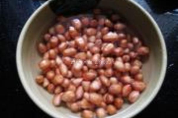 花生眉豆鸡脚汤的做法图解4