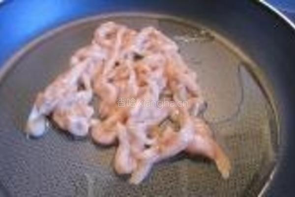 鸡丝炒青红椒腰果的做法图解4
