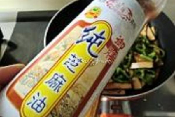 青椒炒香干的做法图解8