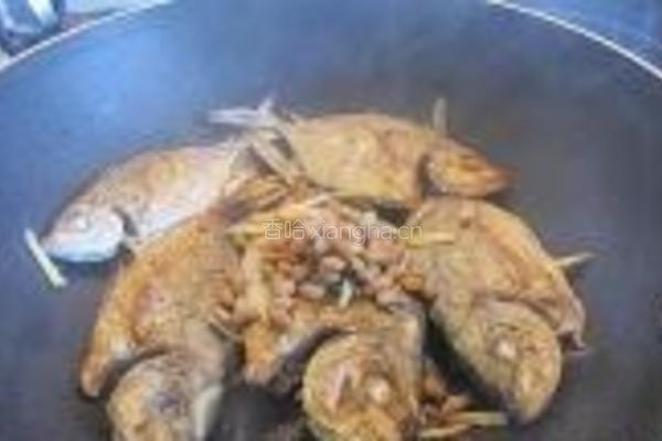 黄豆酱烧海鱼的做法图解4
