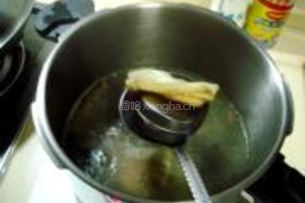 黄豆花生煲猪脚的做法图解11