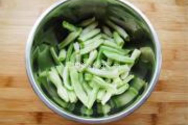 芸豆五花肉焖面的做法图解3