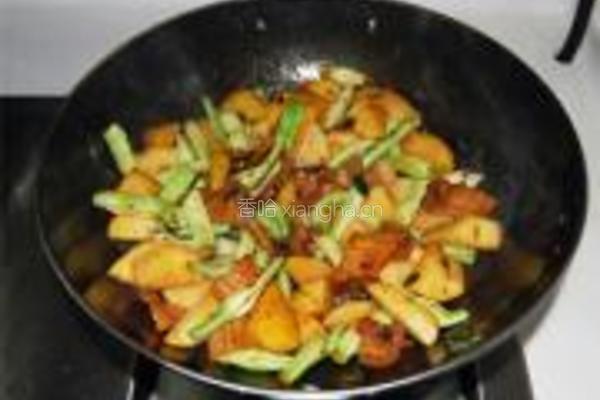 芸豆五花肉焖面的做法图解10
