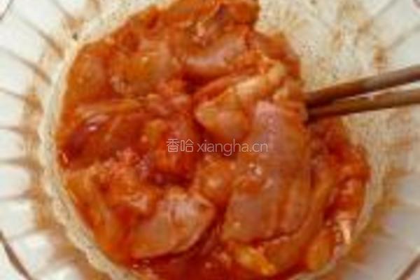 口蘑彩椒鸡腿披萨的做法图解2